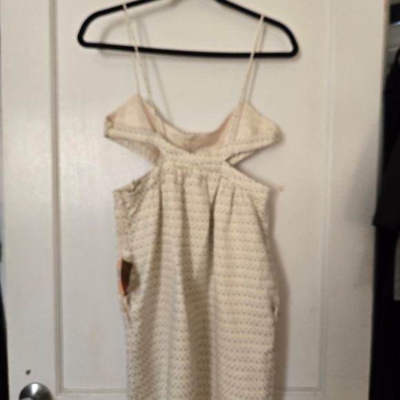 Neiman Marcus Side Cut Out Pastel Polka Dot Dress - NWT - Size 6 - Picture 3 of 4